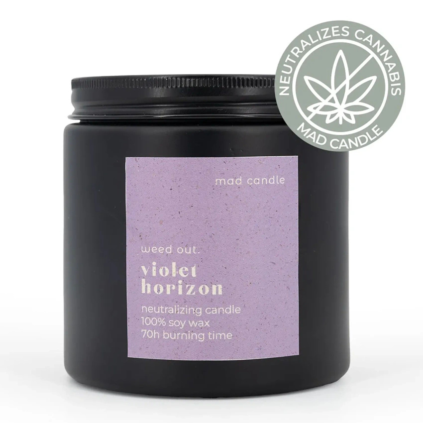 Sojová svíčka neutralizující zápach Violet Horizon Mad Candle 350 g