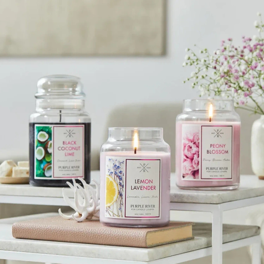 Grande bougie parfumée de soja dans en verre pivoine Peony Blossom Purple River 623 g