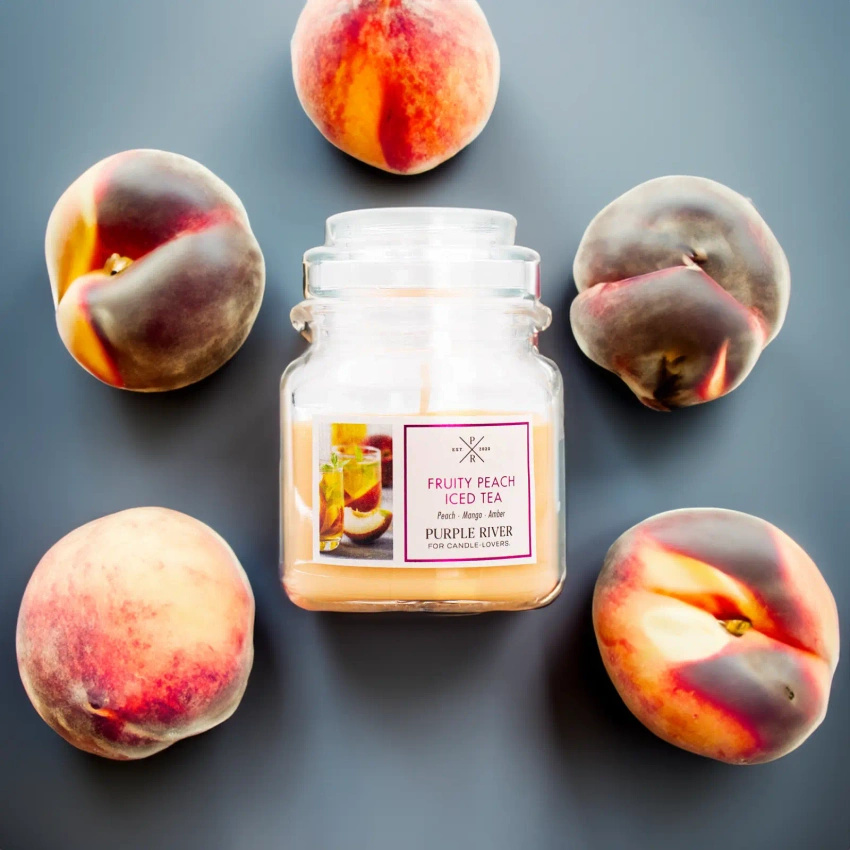 Candela profumata di soia in vetro tè alla pesca Fruity Peach Iced Tea Purple River 113 g