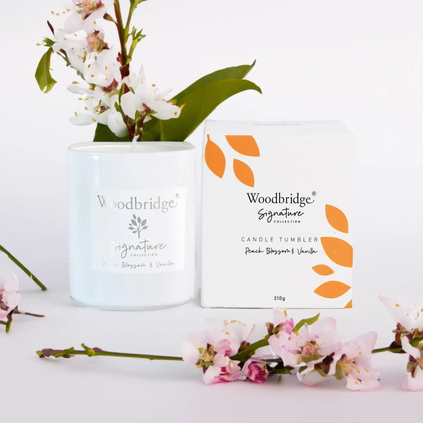 Scented gift candle Peach Blossom Vanilla 310 g Woodbridge
