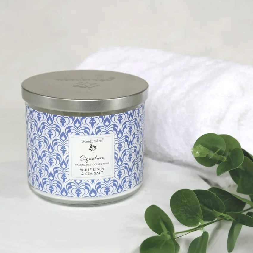 Vela perfumada en vaso 3 mechas - White Linen Sea Salt Woodbridge